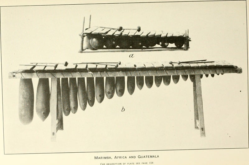 marimba en Afrique précoloniale et au Guatemala. 