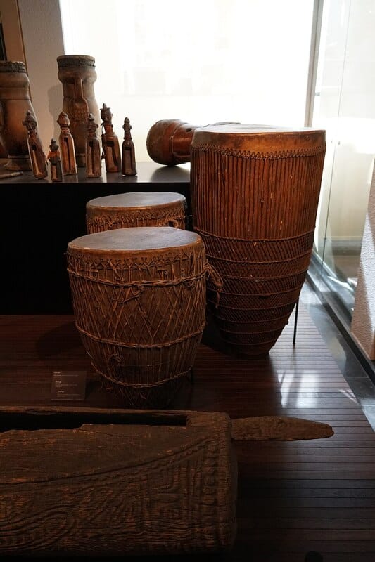 Musée sur les tambours en Afrique précoloniale. 